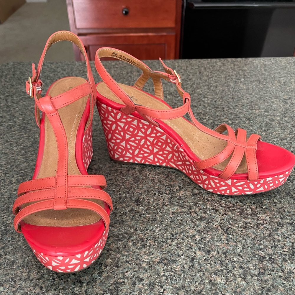 Clark’s Wedge Sandal - Coral color - sz 11 - Picture 1 of 6
